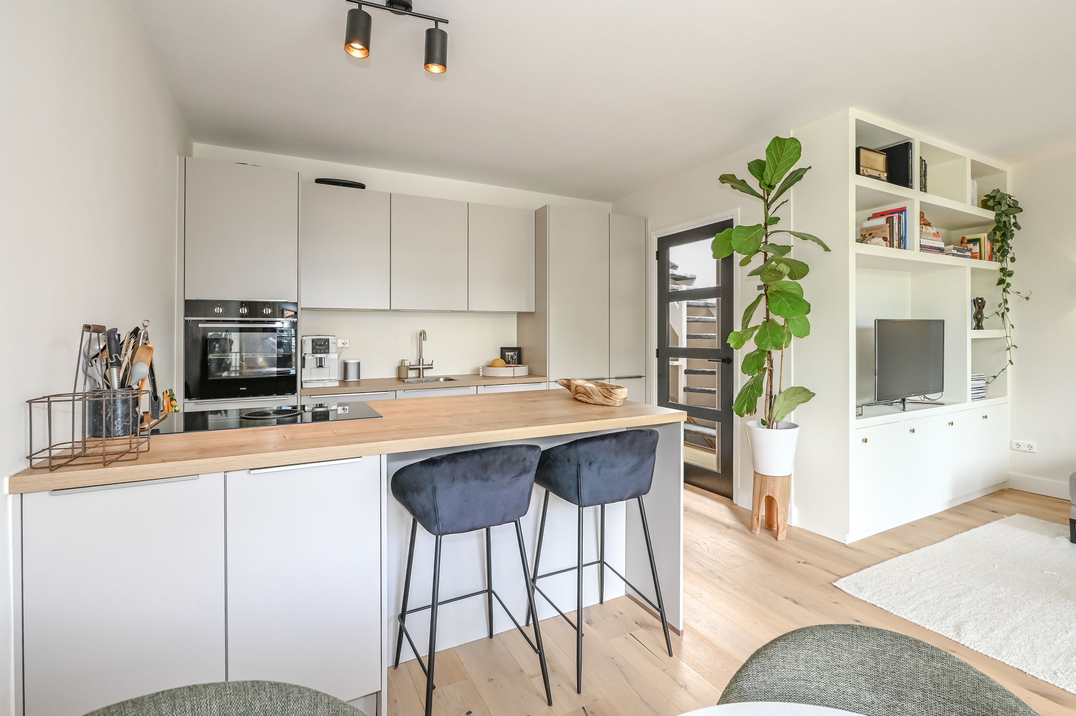 Foto 15 van Van Boetzelaerlaan 219-B