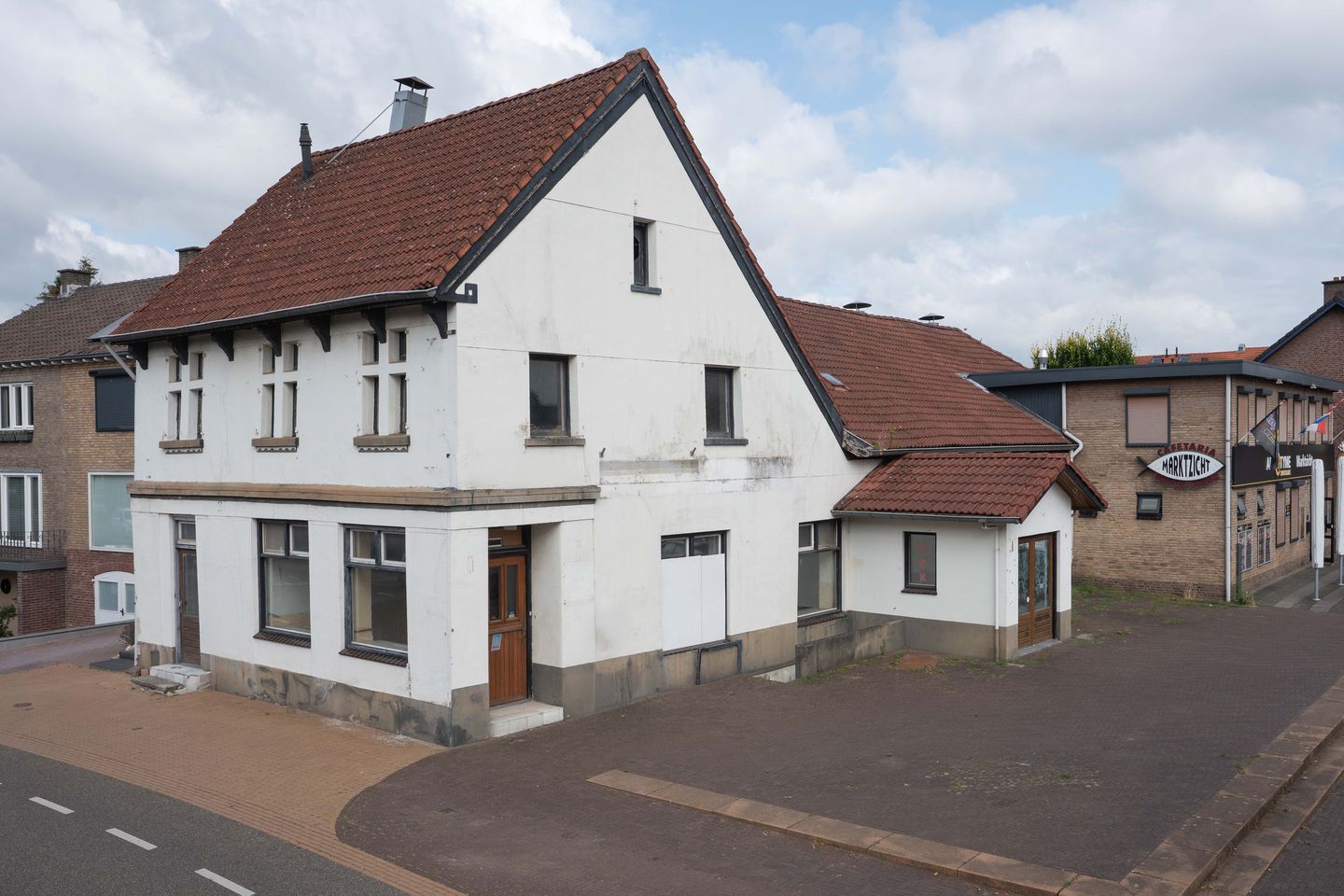 View photo 1 of Kerkstraat 33