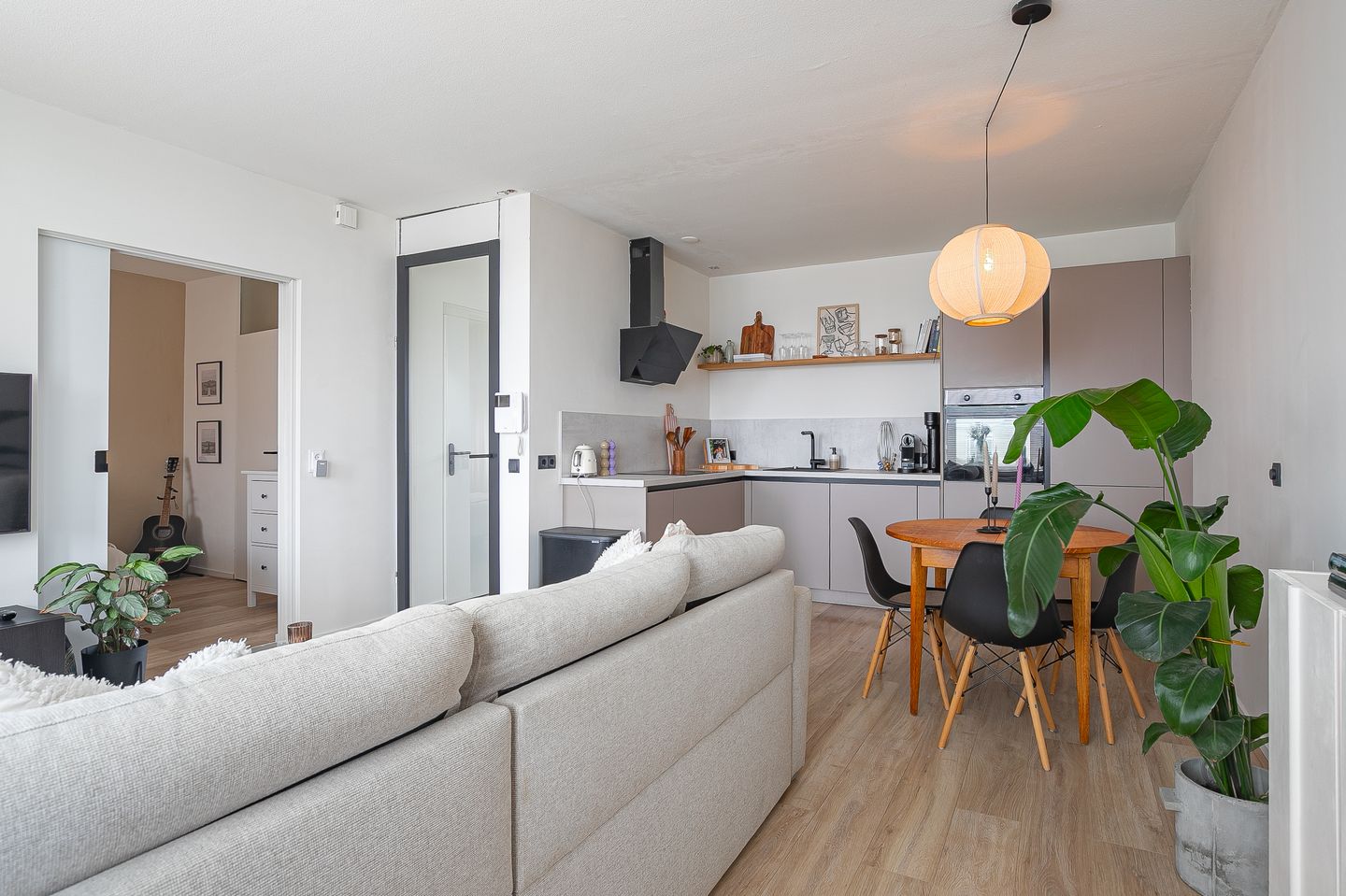 Foto 1 van Adelbert van Scharnlaan F 62