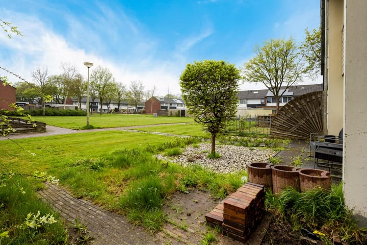 Foto 35 van Voeghoutenstraat 236