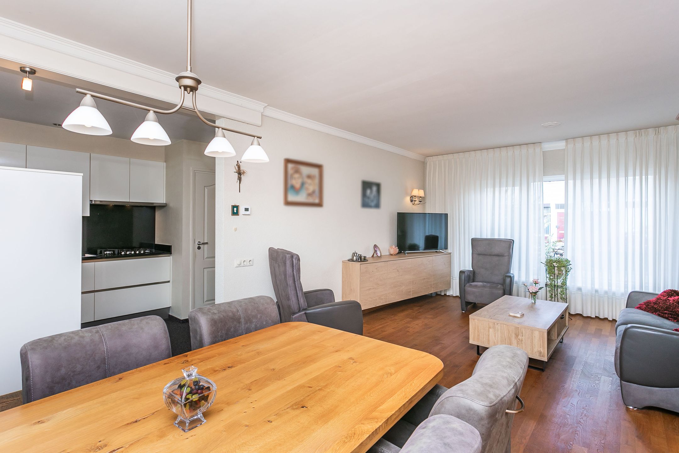 Foto 9 van Burg. Willemsstraat 26