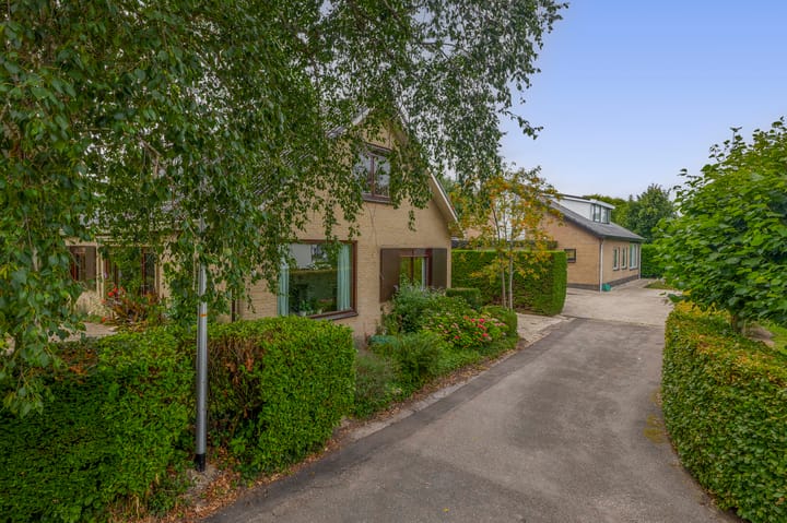 Photo 38 of Burgemeester Klinkhamerweg 65