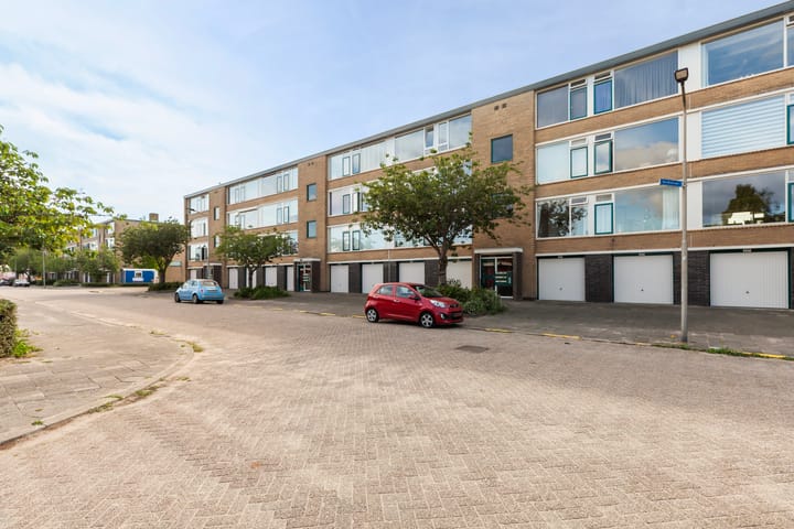 Foto 2 van Van Anrooystraat 249