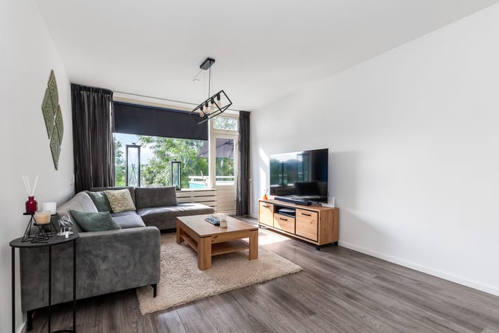 Foto 8 van Van Anrooystraat 249