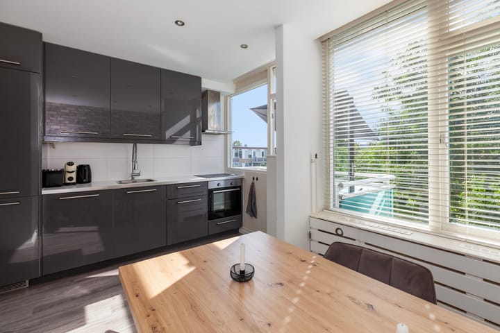 Foto 14 van Van Anrooystraat 249