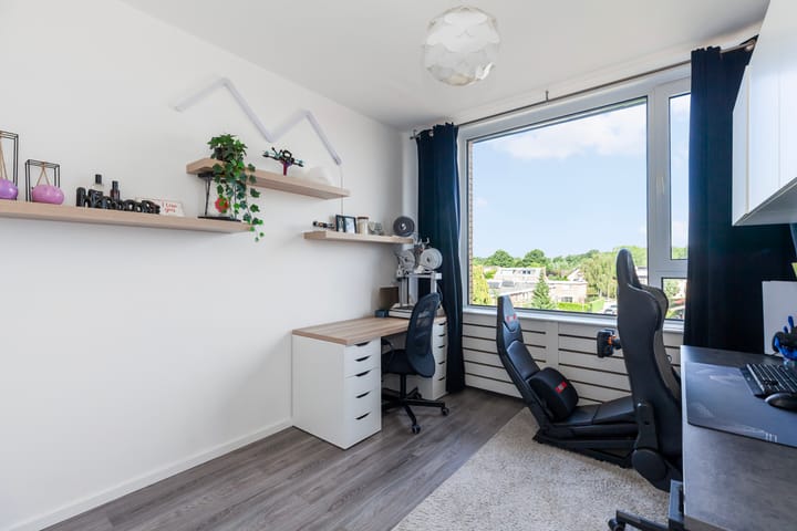 Foto 21 van Van Anrooystraat 249