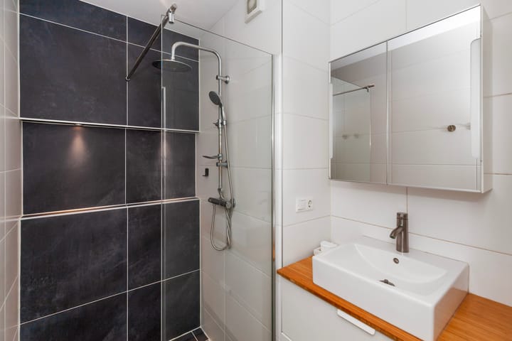 Foto 24 van Van Anrooystraat 249