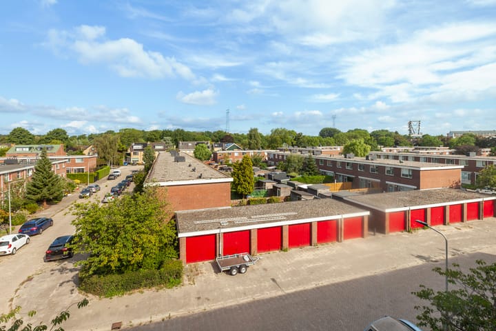 Foto 32 van Van Anrooystraat 249