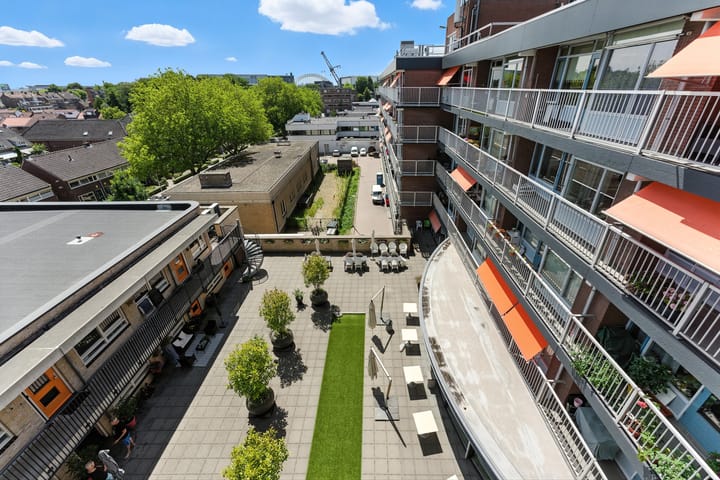 Photo 33 of Van Eesterensingel 126-E