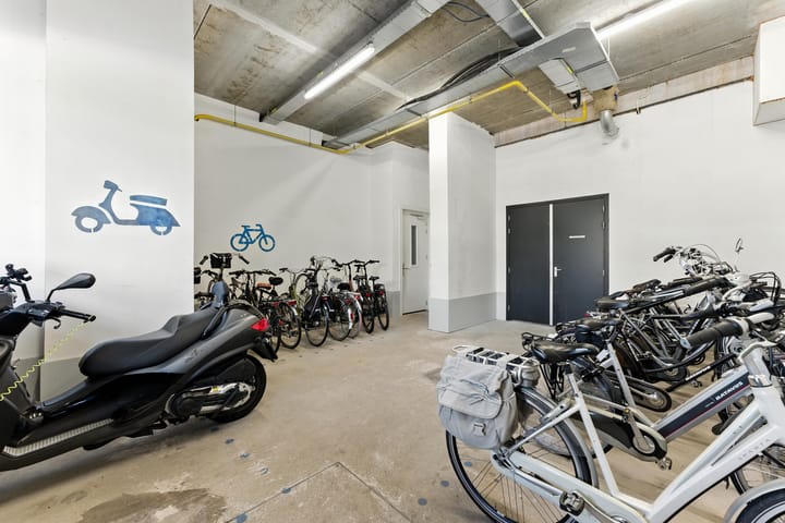 Photo 49 of Van Eesterensingel 126-E