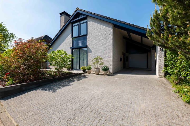 Foto 2 van Bachstraat 11