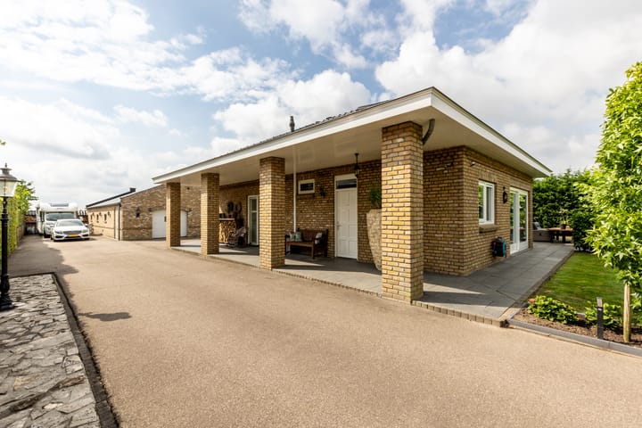 Photo 41 of Oudemolensedijk 2-B