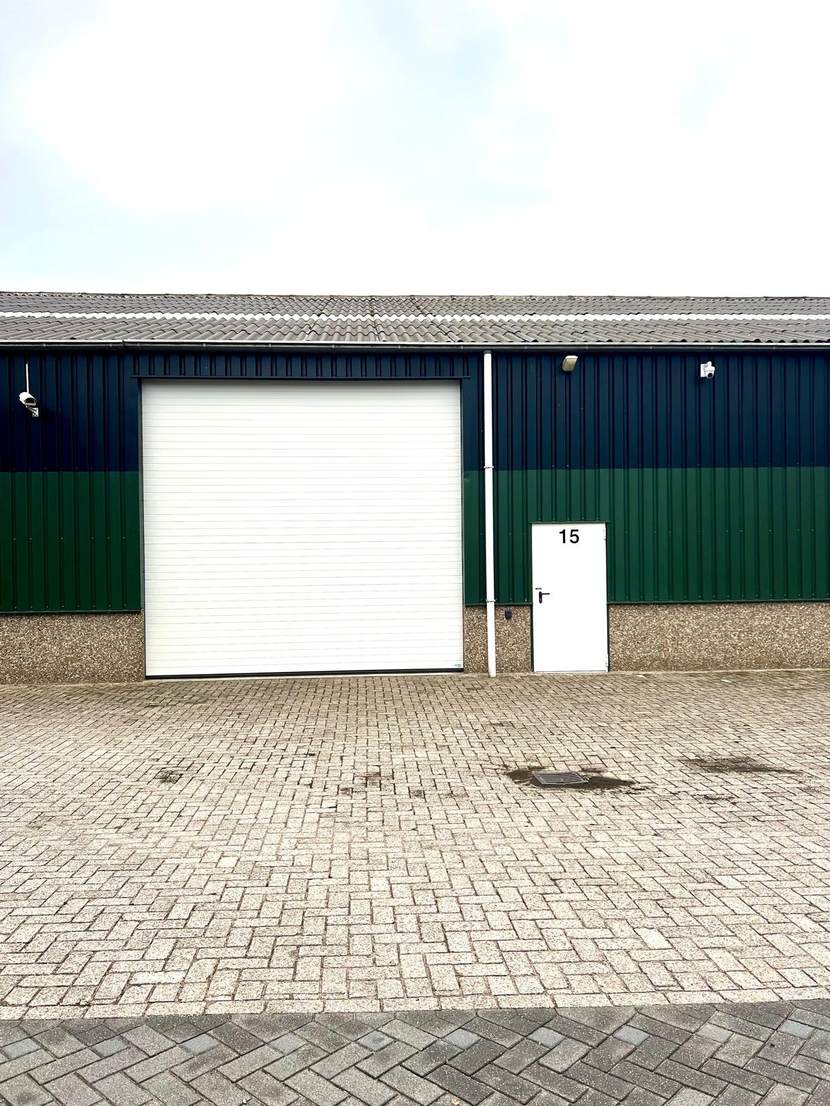 View photo 2 of Eendenpoel 10