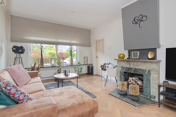 Photo 21 of Moutheuvellaan 18