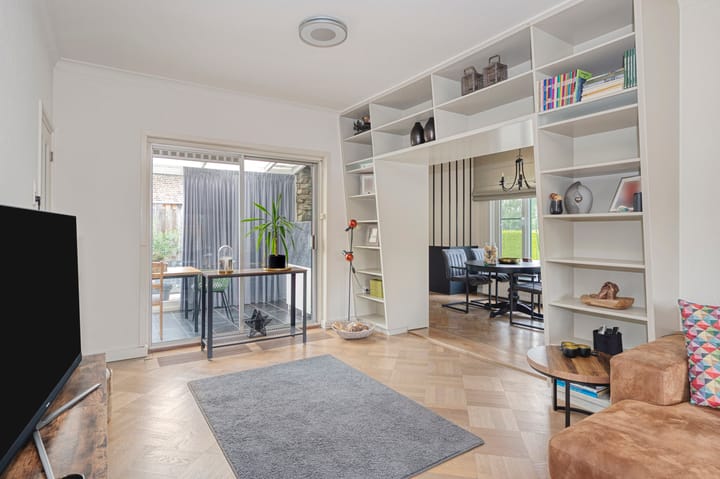 Photo 24 of Moutheuvellaan 18