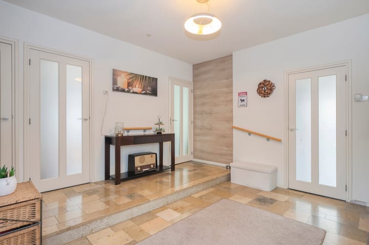 Photo 9 of Moutheuvellaan 18