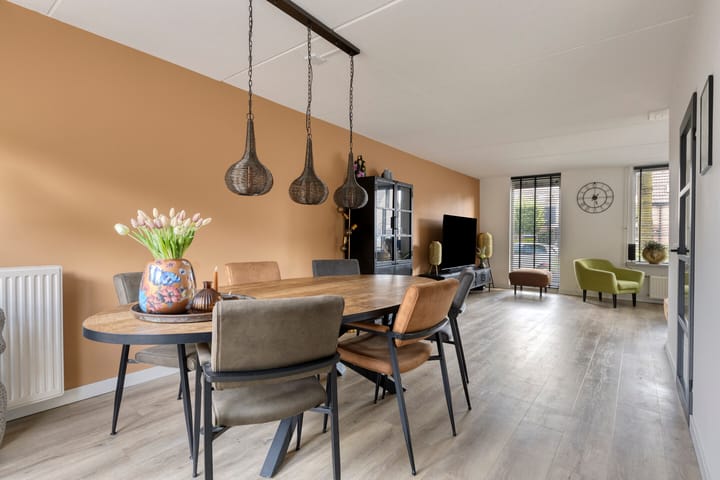 Foto 11 van Weerselosestraat 241