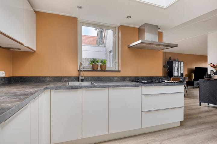 Foto 13 van Weerselosestraat 241