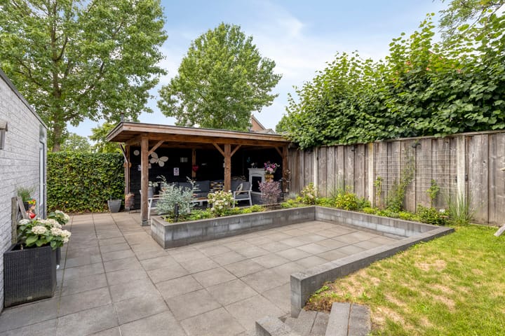 Foto 24 van Weerselosestraat 241