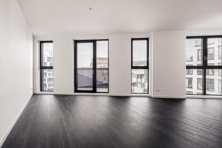 Photo 2 of Mies van der Rohestraat 189