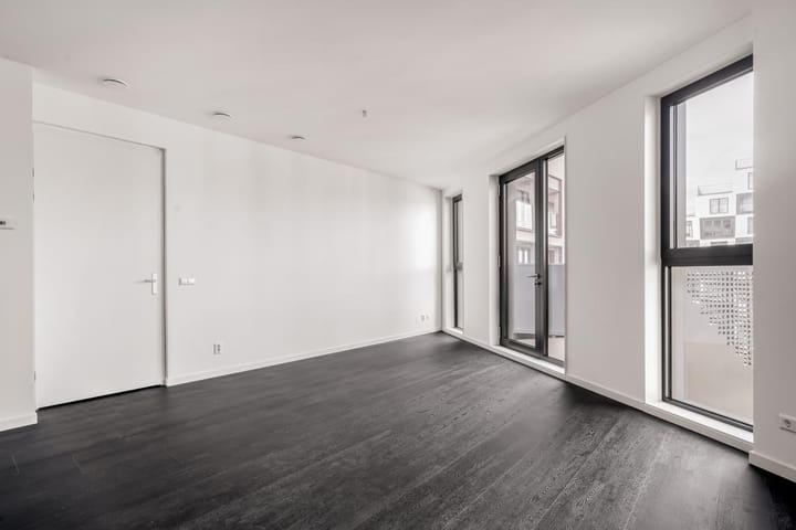 Photo 3 of Mies van der Rohestraat 189