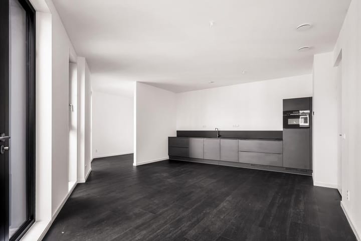 Photo 4 of Mies van der Rohestraat 189