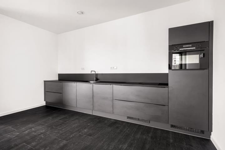 Photo 5 of Mies van der Rohestraat 189