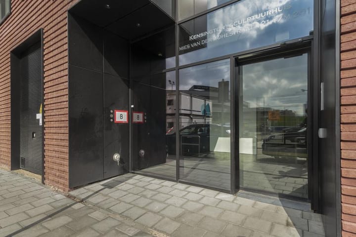 Photo 19 of Mies van der Rohestraat 189