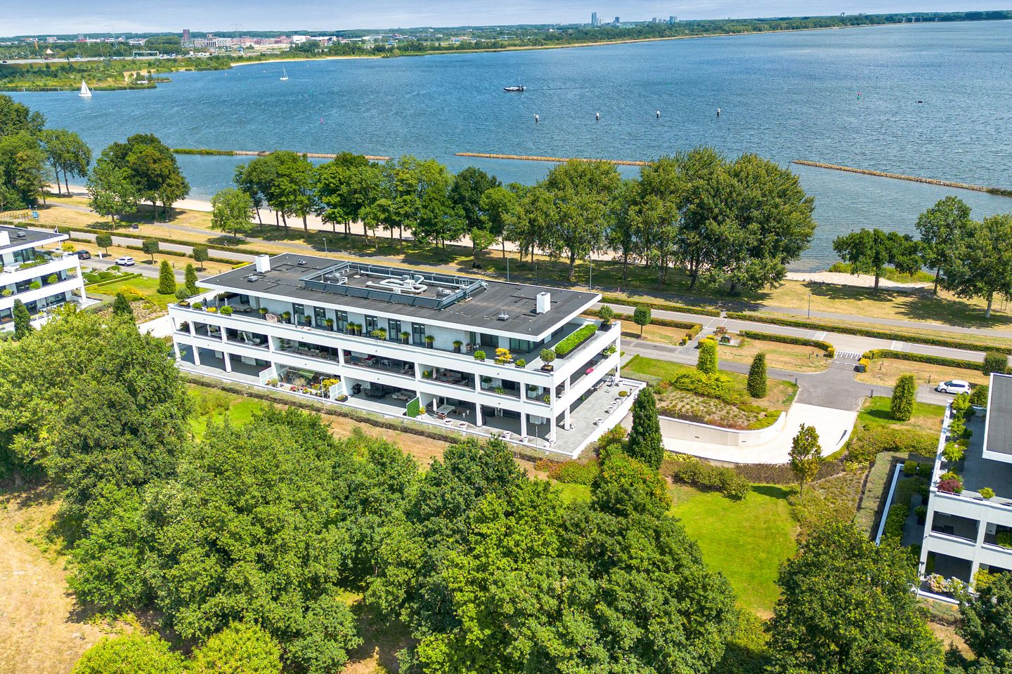 Photo 44 of IJsselmeerweg 67