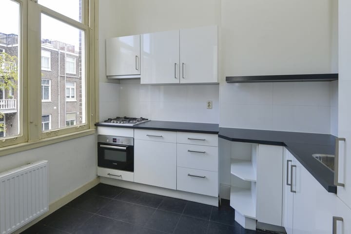 Photo 4 of Valeriusstraat 174-2