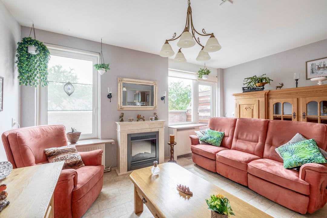 Foto 2 van Schrijnwerker 19