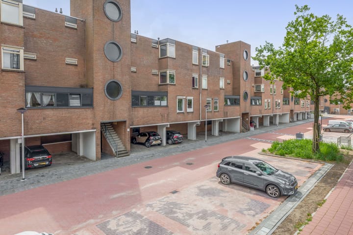 Photo 6 of Schrijnwerker 19