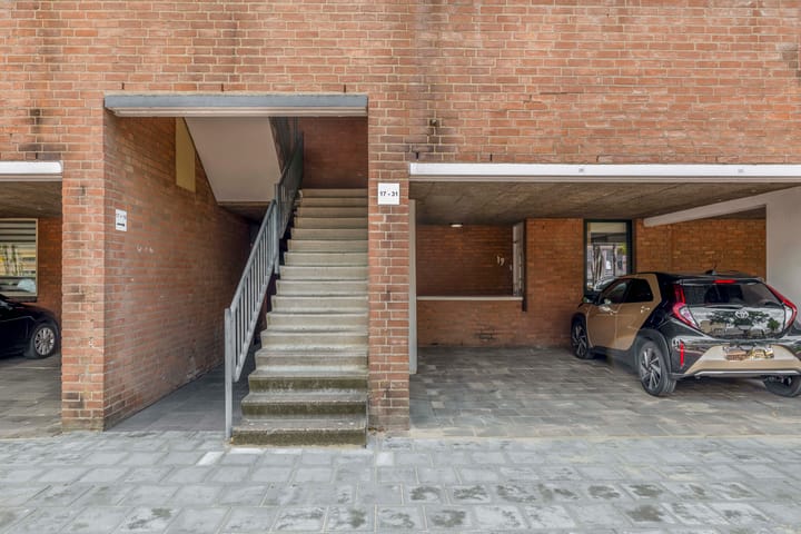 Photo 7 of Schrijnwerker 19