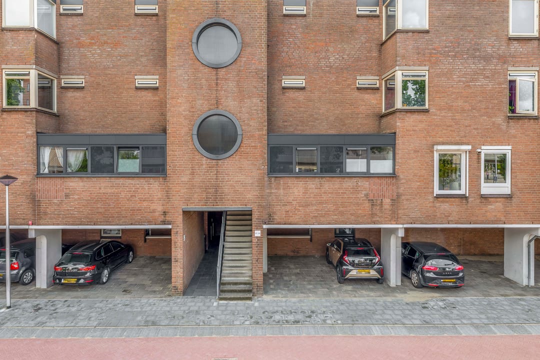 Foto 8 van Schrijnwerker 19