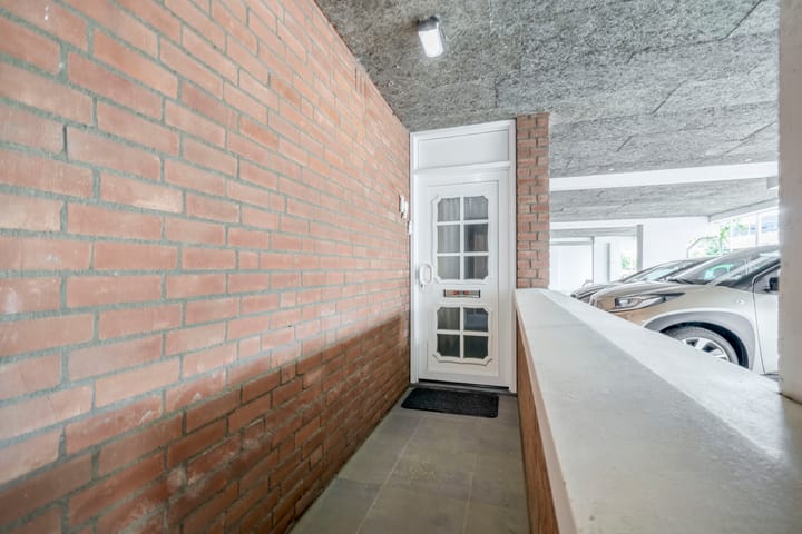 Photo 9 of Schrijnwerker 19