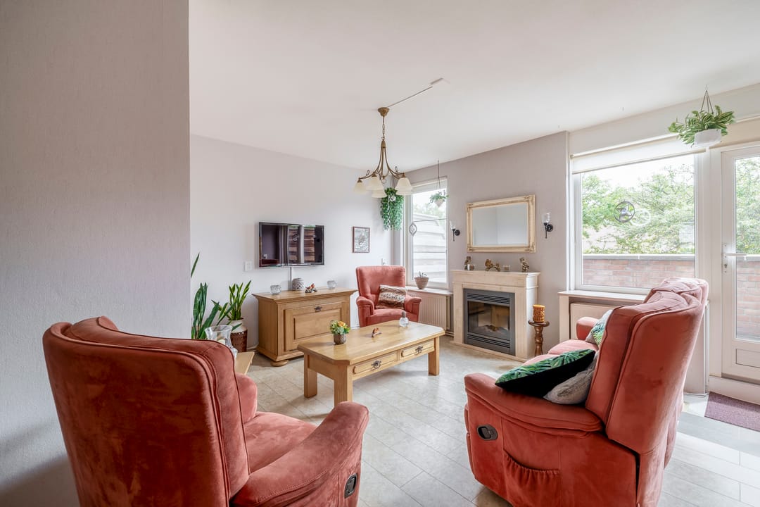 Foto 37 van Schrijnwerker 19