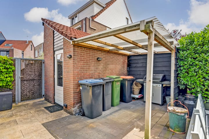 Photo 23 of Troubadour 6