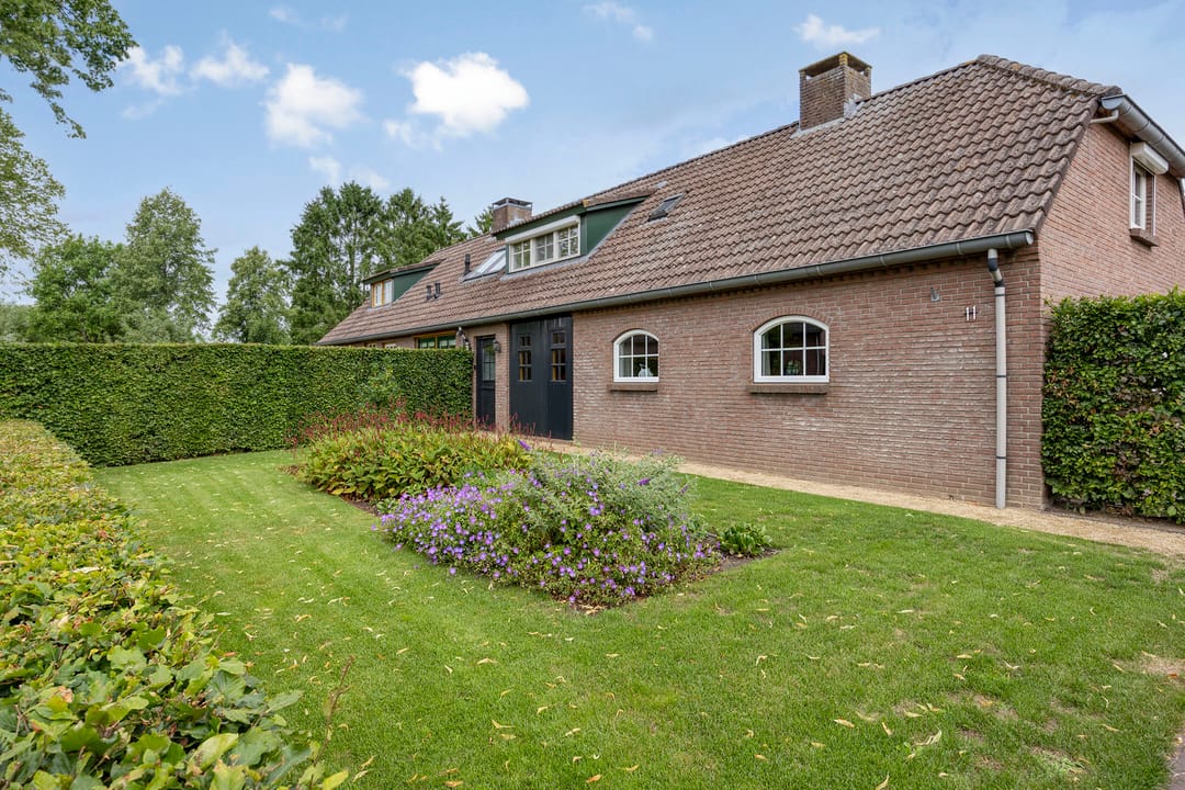 Foto 1 van Overakker 11