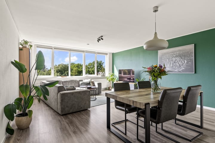 Foto 17 van Regenboog 25