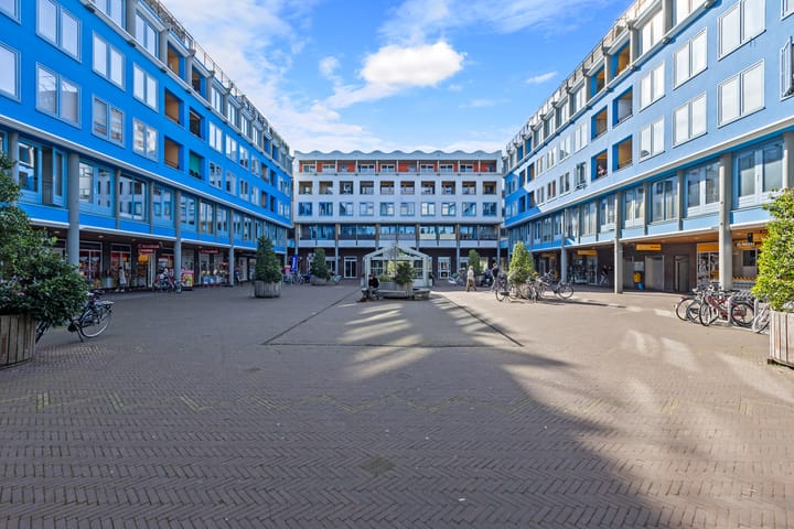 Foto 34 van Regenboog 25