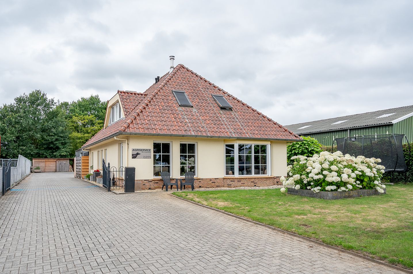 View photo 1 of Dambroek 31