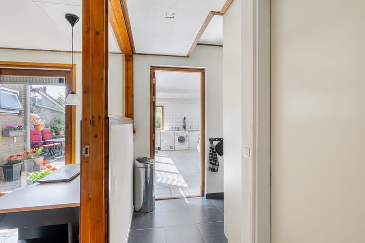 Photo 16 of Dorpsweg 43