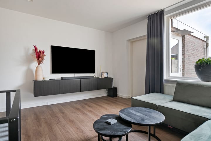 Foto 6 van Carel van Manderdreef 6