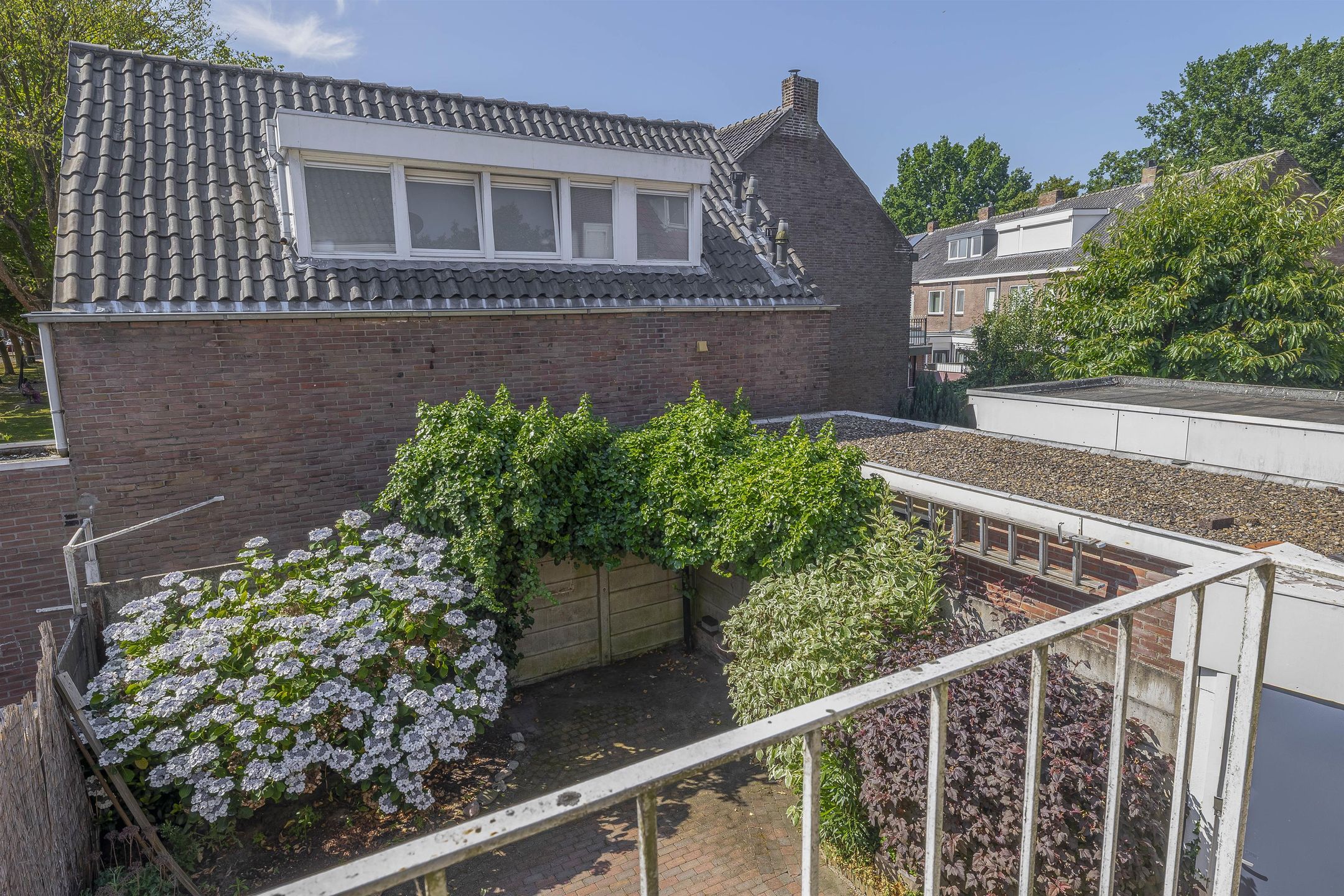 Photo 27 of Kwaadeindstraat 146