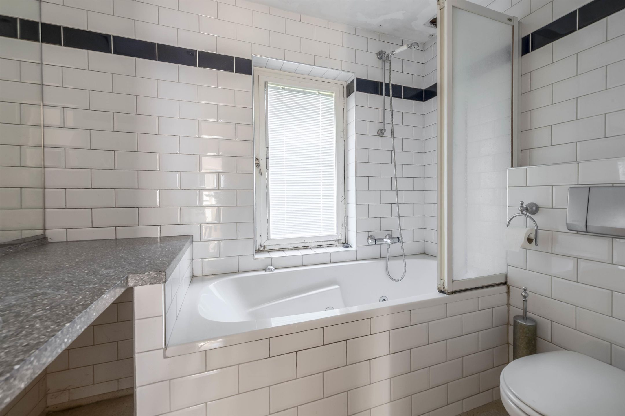 Photo 21 of Kwaadeindstraat 146