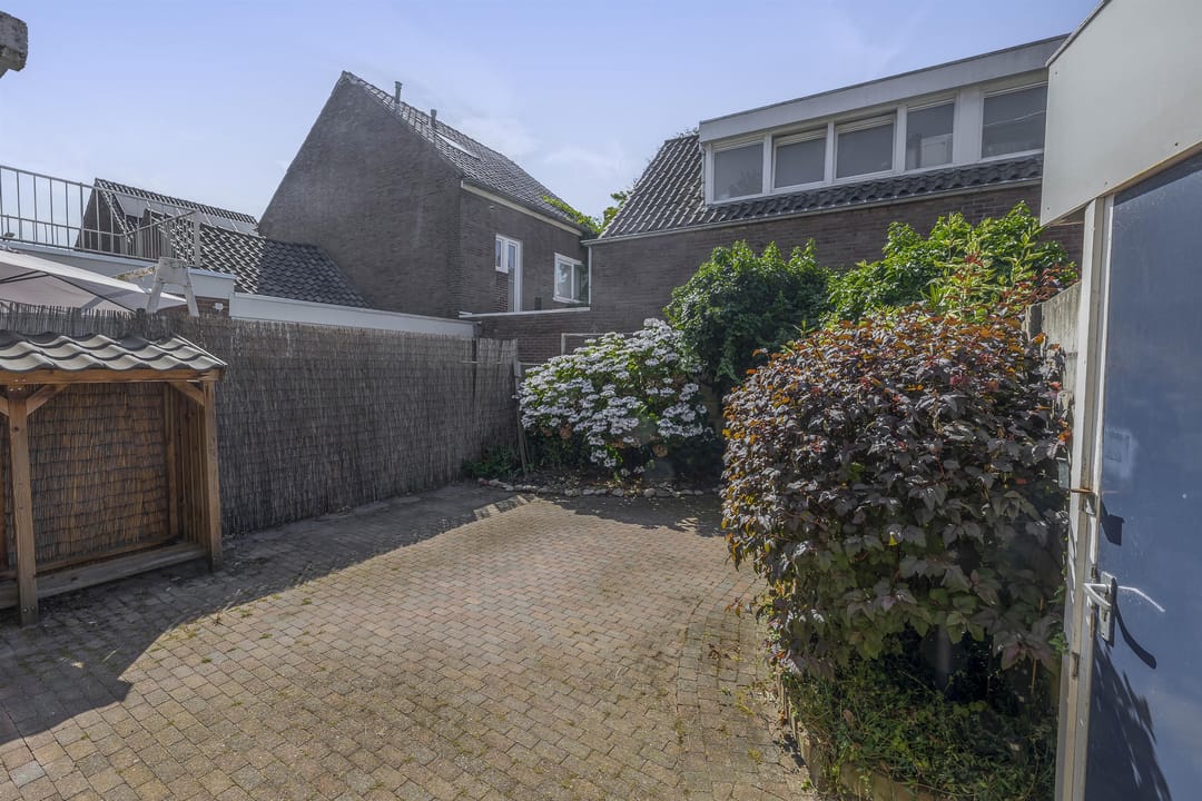 Photo 32 of Kwaadeindstraat 146