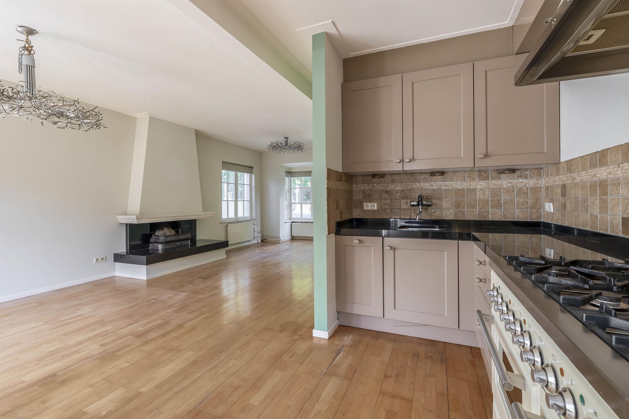 Photo 15 of Kwaadeindstraat 146