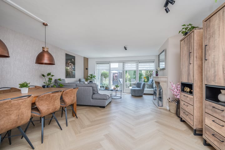 Photo 2 of Basrastraat 36