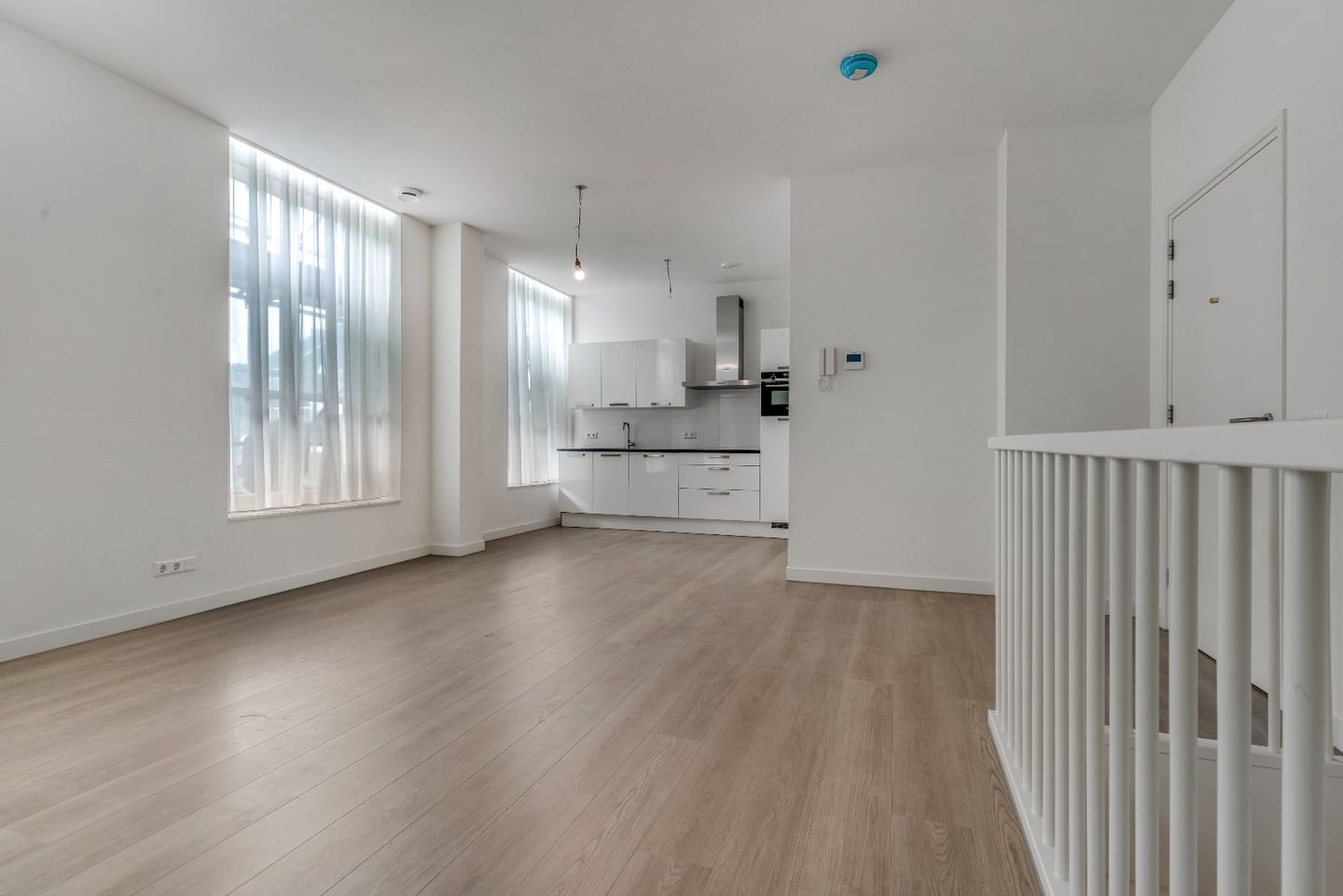 Foto 5 van Stationsplein 4-A