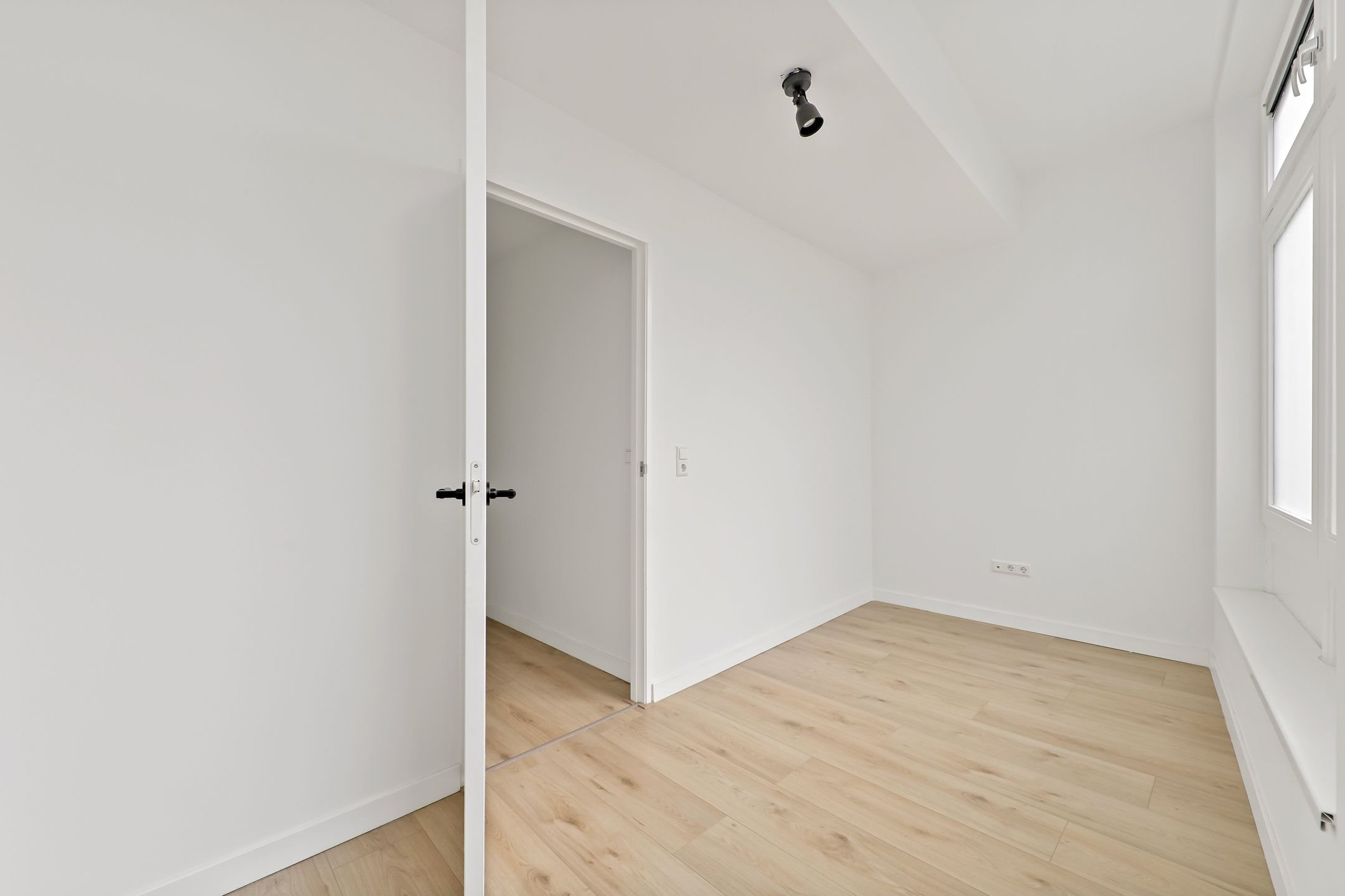 Foto 18 van Vlaardingerstraat 19-B